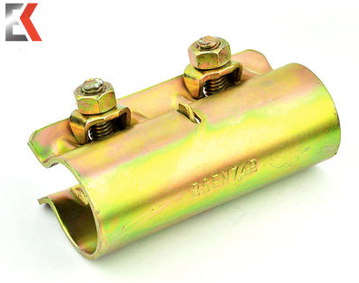 Spojka s lešením rukávu